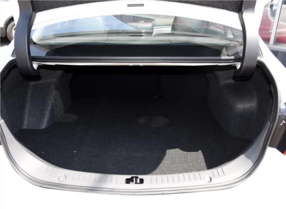 海马M6 2015款 1.5T CVT豪华型 车厢座椅   后备厢