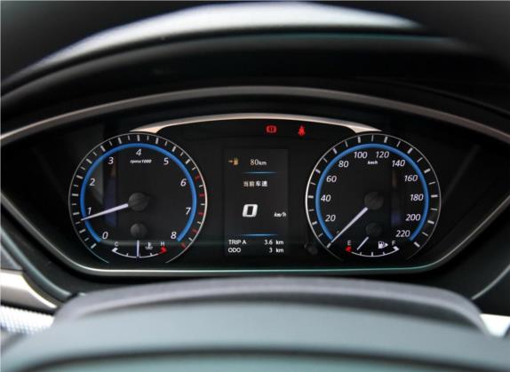 海马M6 2016款 1.6L 手动舒适型 中控类   仪表盘