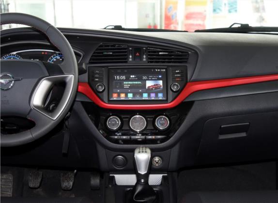 海马M6 2016款 1.6L 手动运动智能型 中控类   中控台