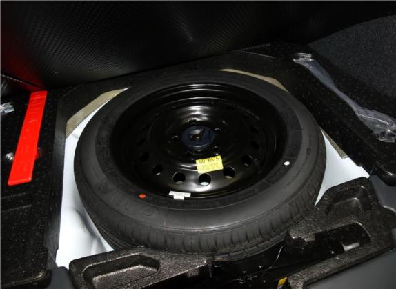 海马M6 2016款 1.6L 手动运动智能型 其他细节类   备胎