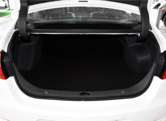 海马M6 2016款 1.6L 手动运动智能型 车厢座椅   后备厢
