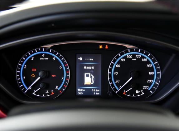 海马M6 2016款 1.6L 手动运动智能型 中控类   仪表盘