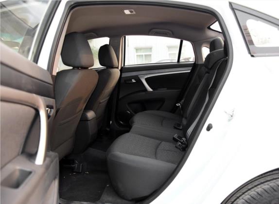 海马M6 2017款 1.6L 手动舒适型 车厢座椅   后排空间