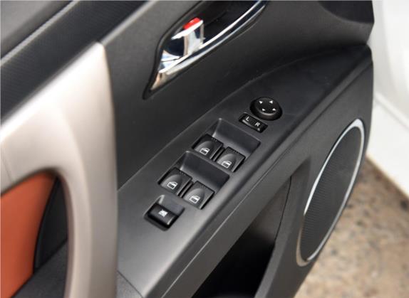 海马M6 2017款 1.6L 手动运动智能型 车厢座椅   门窗控制