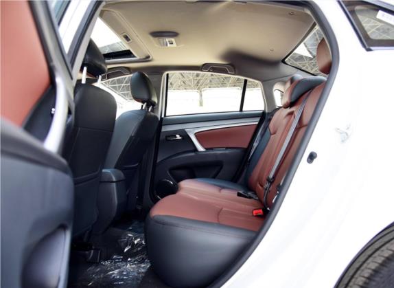海马M6 2017款 1.5T 手动豪华型 车厢座椅   后排空间