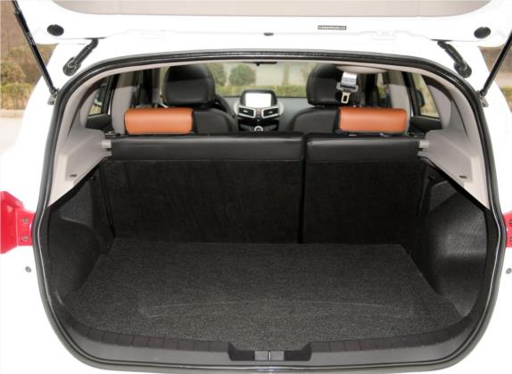 海马S5 2014款 1.6L 手动智尊型 车厢座椅   后备厢
