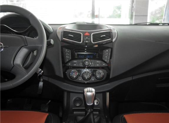 海马S5 2014款 1.6L 手动智乐型 中控类   中控台