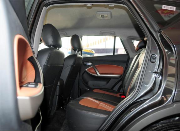 海马S5 2014款 1.6L 手动智乐型 车厢座椅   后排空间
