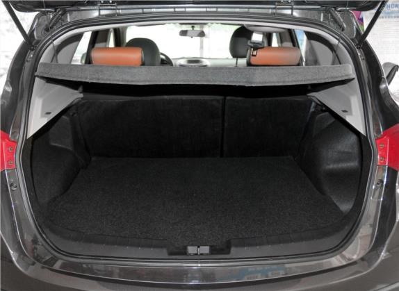 海马S5 2014款 1.6L 手动智乐型 车厢座椅   后备厢