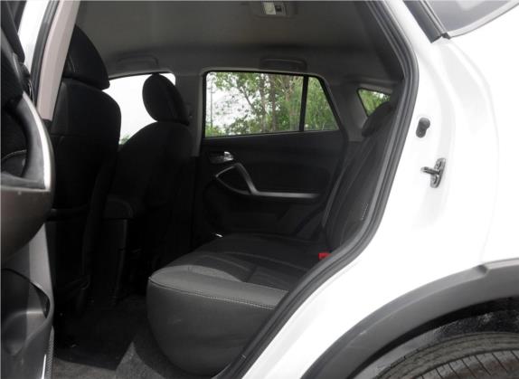 海马S5 2014款 1.6L 手动智炫型 车厢座椅   后排空间