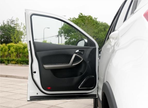 海马S5 2014款 1.6L 手动智炫型 车厢座椅   前门板
