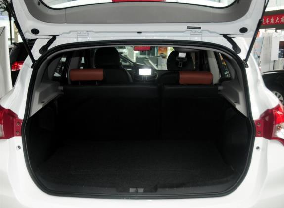 海马S5 2014款 1.6L 手动智骋型 车厢座椅   后备厢