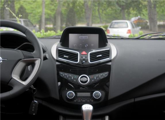 海马S5 2014款 1.6L 手动智臻型 中控类   中控台