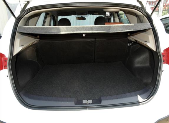 海马S5 2015款 1.5T CVT豪华型 车厢座椅   后备厢