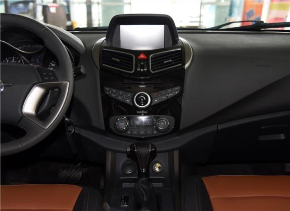 海马S5 2016款 1.5T CVT创享版 中控类   中控台
