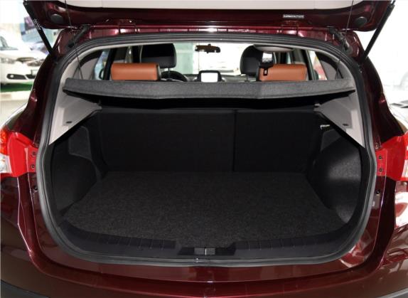 海马S5 2016款 1.5T CVT创享版 车厢座椅   后备厢