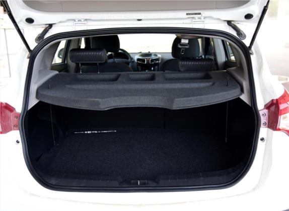 海马S5 2017款 强动力版 1.6L 手动经典型 车厢座椅   后备厢