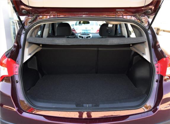 海马S5 2017款 强动力版 1.6L 手动舒适型 车厢座椅   后备厢