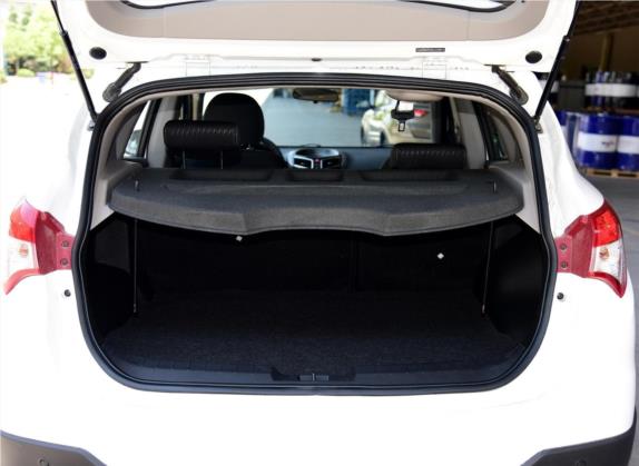 海马S5 2017款 强动力版 1.5T 手动舒适型 车厢座椅   后备厢