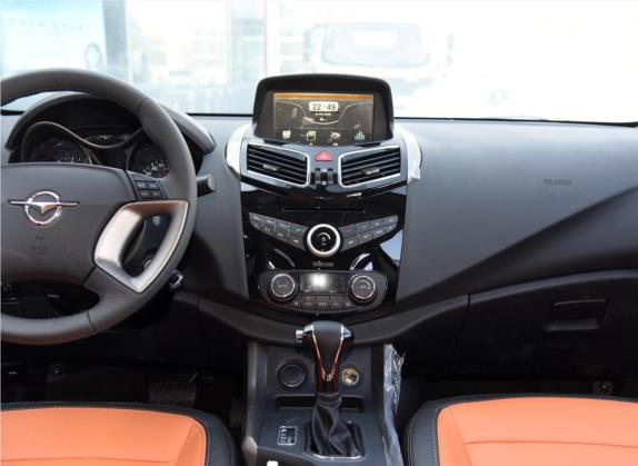 海马S5 2017款 强动力版 1.5T CVT尊贵型 中控类   中控台