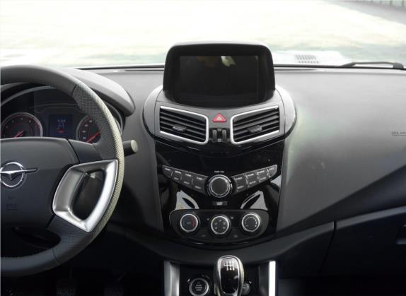 海马S5 2018款 1.5T 手动豪华型 中控类   中控台