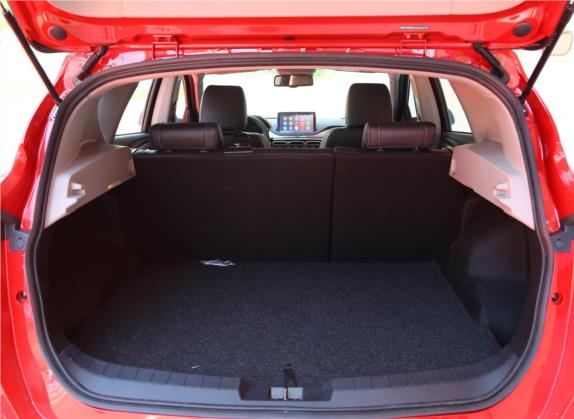 海马S5 2019款 230T 自动智联旗舰型 车厢座椅   后备厢