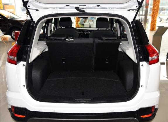 海马S5青春版 2018款 1.6L 手动豪华型 车厢座椅   后备厢