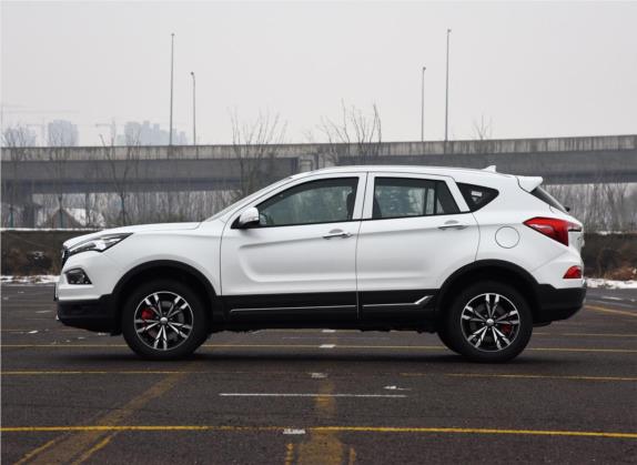 海马6P 2021款 1.2T PHEV 长续航豪华型 外观   正侧