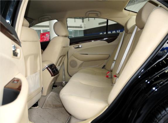 华泰B11 2011款 1.8T 自动舒适汽油版 车厢座椅   后排空间