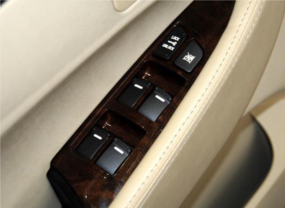 华泰B11 2011款 1.8T 自动舒适汽油版 车厢座椅   门窗控制