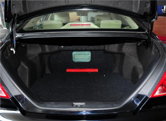 华泰B11 2011款 1.8T 自动豪华汽油版 车厢座椅   后备厢