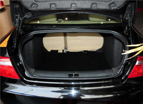 路盛E70 2013款 2.0L 自动舒适型 车厢座椅   后备厢