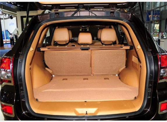 宝利格 2014款 2.0T 手动两驱智静版 车厢座椅   后备厢