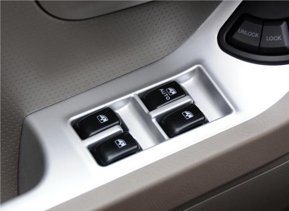 圣达菲经典 2011款 2.0L 汽油手动两驱豪华型 车厢座椅   门窗控制