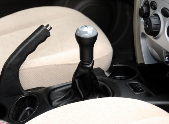 圣达菲经典 2012款 2.0L 汽油手动两驱舒适型 中控类   挡把