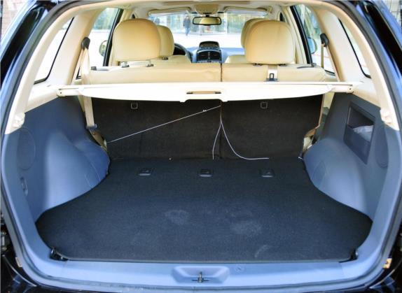 圣达菲经典 2012款 1.8T 汽油自动尊贵型 车厢座椅   后备厢