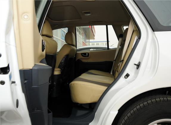 圣达菲经典 2012款 2.7L 汽油自动四驱旗舰型 车厢座椅   后排空间
