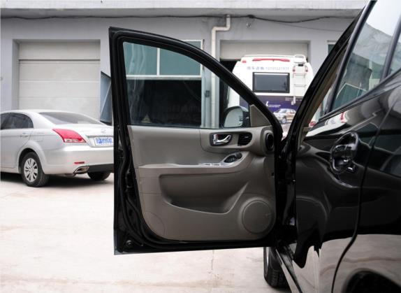 圣达菲经典 2012款 2.0L 汽油手动两驱天窗版 车厢座椅   前门板