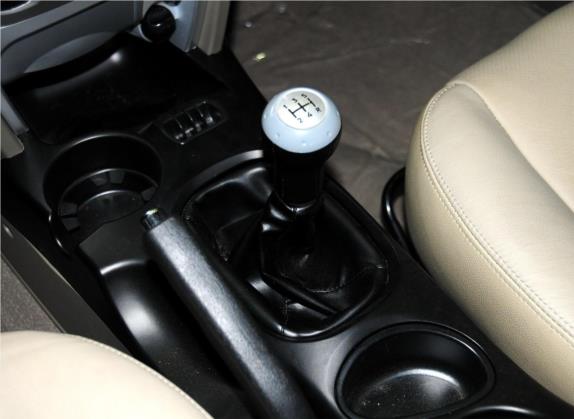 圣达菲经典 2012款 1.8T 汽油手动两驱导航版 中控类   挡把
