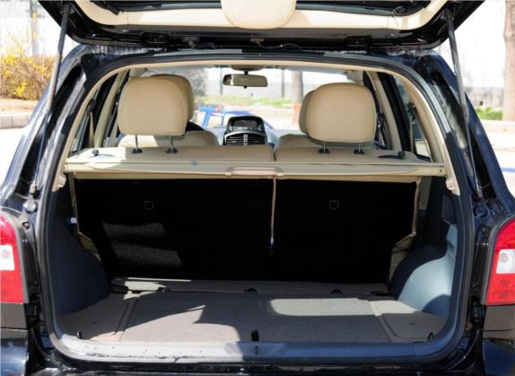圣达菲经典 2013款 1.8T 汽油手动两驱导航版 车厢座椅   后备厢
