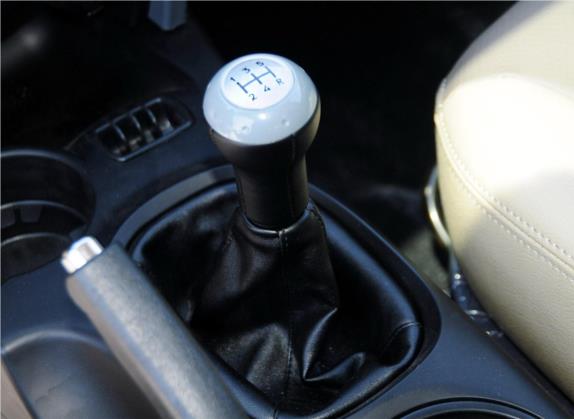 圣达菲经典 2013款 1.8T 汽油手动两驱导航版 中控类   挡把