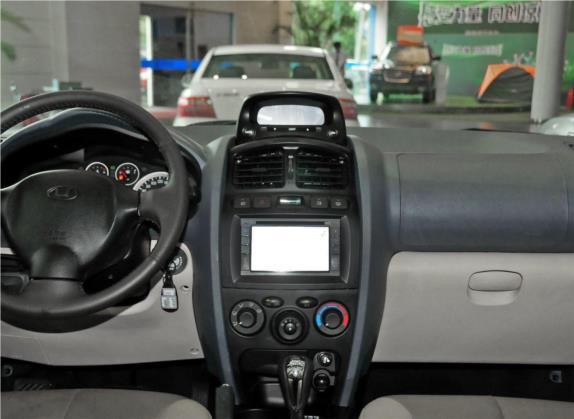 圣达菲经典 2013款 1.8T 汽油自动两驱天窗版 中控类   中控台