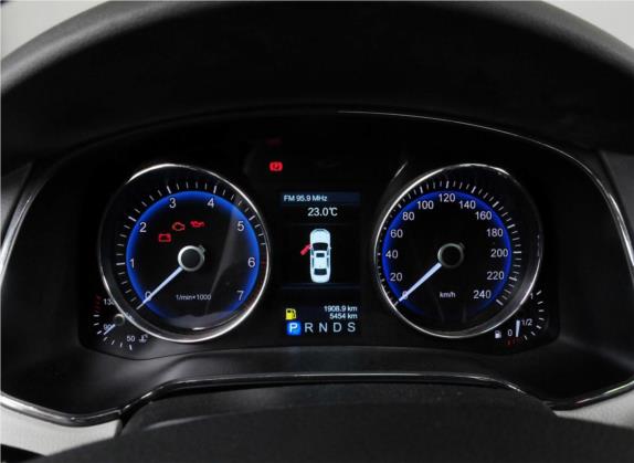 红旗H7 2013款 2.0T 豪华型 中控类   仪表盘