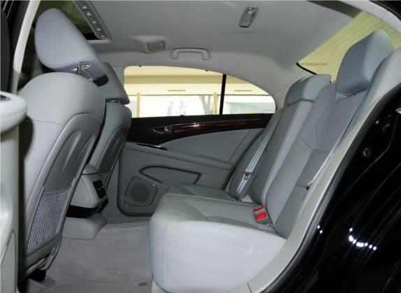 红旗H7 2013款 2.0T 尊贵型 车厢座椅   后排空间