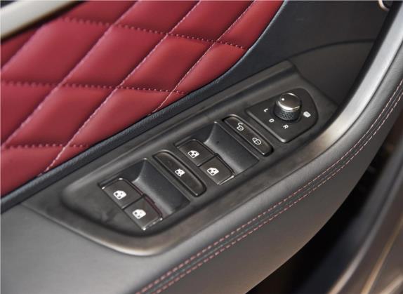 红旗HS7 2021款 3.0T 自动四驱智联旗领版 车厢座椅   门窗控制