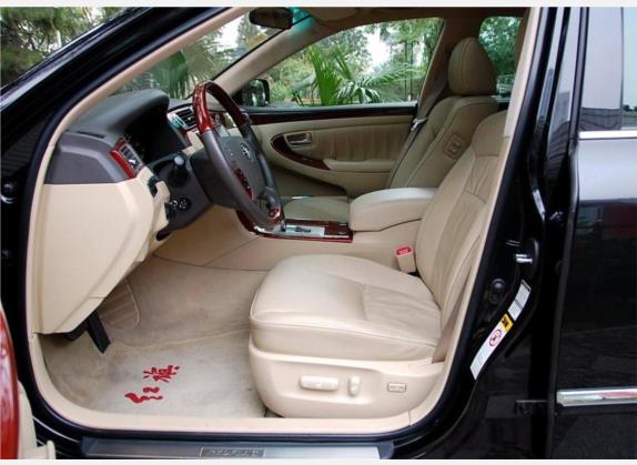 红旗盛世 2009款 3.0L 豪华型 车厢座椅   前排空间