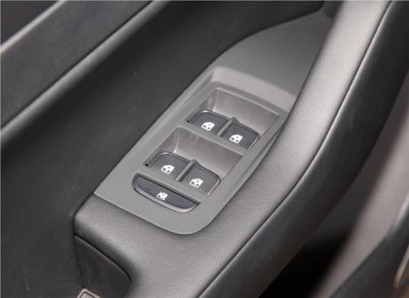 红旗H5经典 2020款 1.8T 自动智联旗韵版 车厢座椅   门窗控制