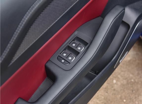 红旗H5经典 2022款 经典款 1.8T 自动智联旗领版 车厢座椅   门窗控制