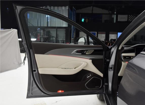 红旗H5 2023款 2.0T 自动智联旗领版 车厢座椅   前门板