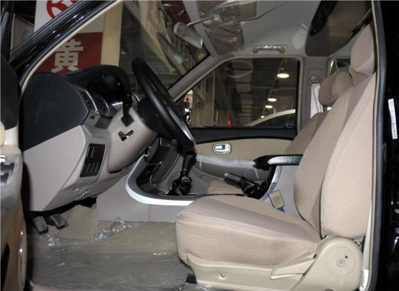 挑战者SUV 2010款 2.0L 两驱DD6490P 车厢座椅   前排空间